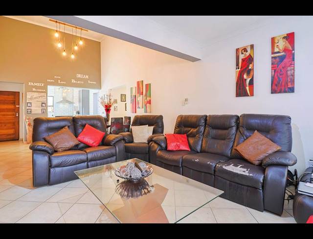 3 BEDROOM CLUSTER FOR SALE IN NEWMARKET